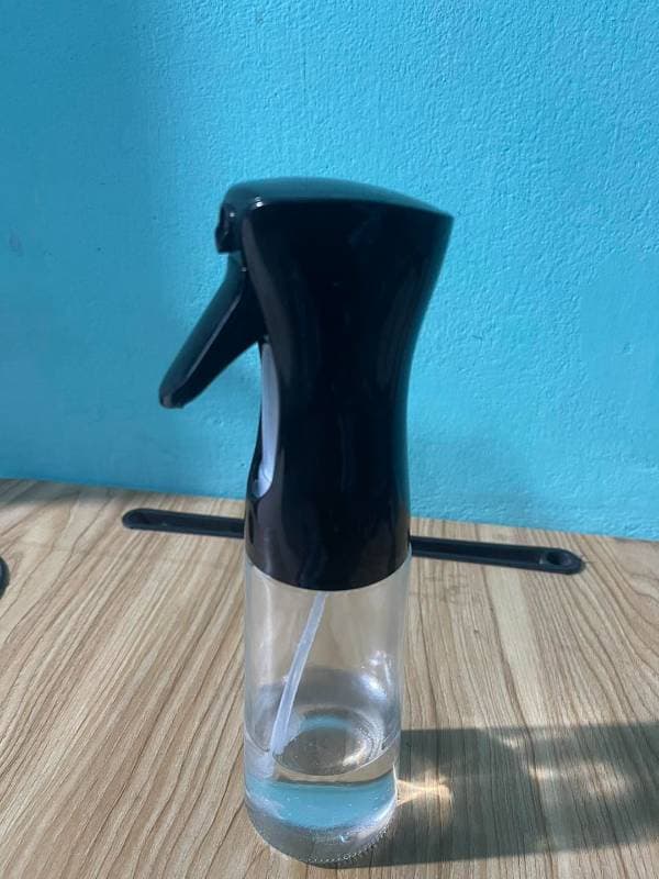 300ML Oil Spray Bottle / Plastic Atomizing Oil Spray Bottle / Portable BBQ Camping Olive Oil Spray Bottle thumbnail 3